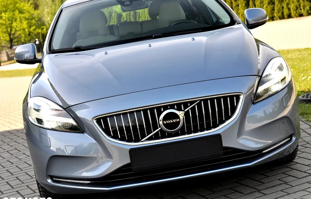 Volvo V40 cena 56900 przebieg: 189000, rok produkcji 2018 z Płock małe 704